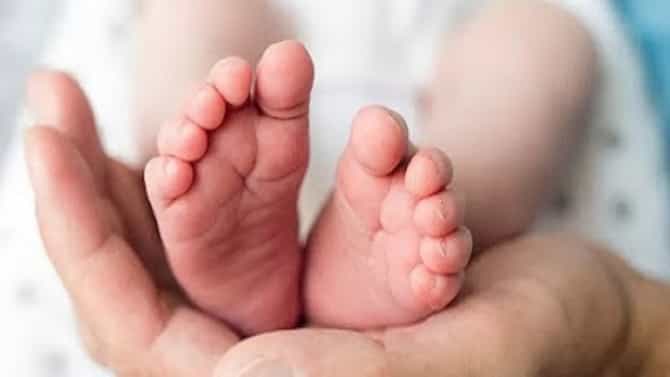 इलाजाच्या नावाखाली तीन महिन्यांच्या मुलीला 51 चटके, कुठे घडली घटना?