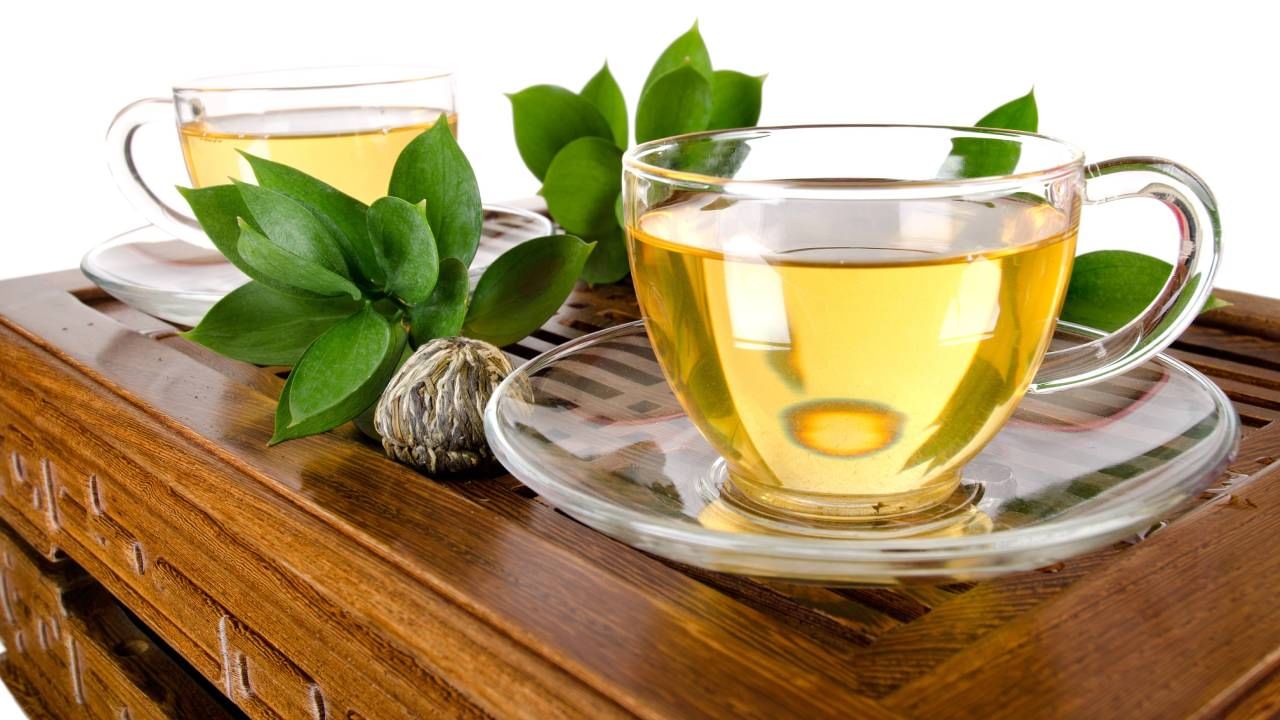 Green Tea Side Effects: गरजेपेक्षा जास्त ग्रीन टी पीत असाल तर व्हा सावध, होऊ शकते नुकसान!