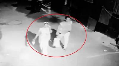 तिचा काय दोष? ते जिवंत अर्भक रात्रभर थंडीत कुडकुडलं, नंतर कुत्र्यांनी जे केलं ते भयंकर होतं!