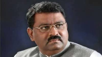 बीडचं बडं प्रस्थ, भाजप आमदार सुरेश धस यांच्याविरोधात अखेर गुन्हा दाखल, सुप्रीम कोर्टाच्या आदेशानंतर पोलिसांची कारवाई