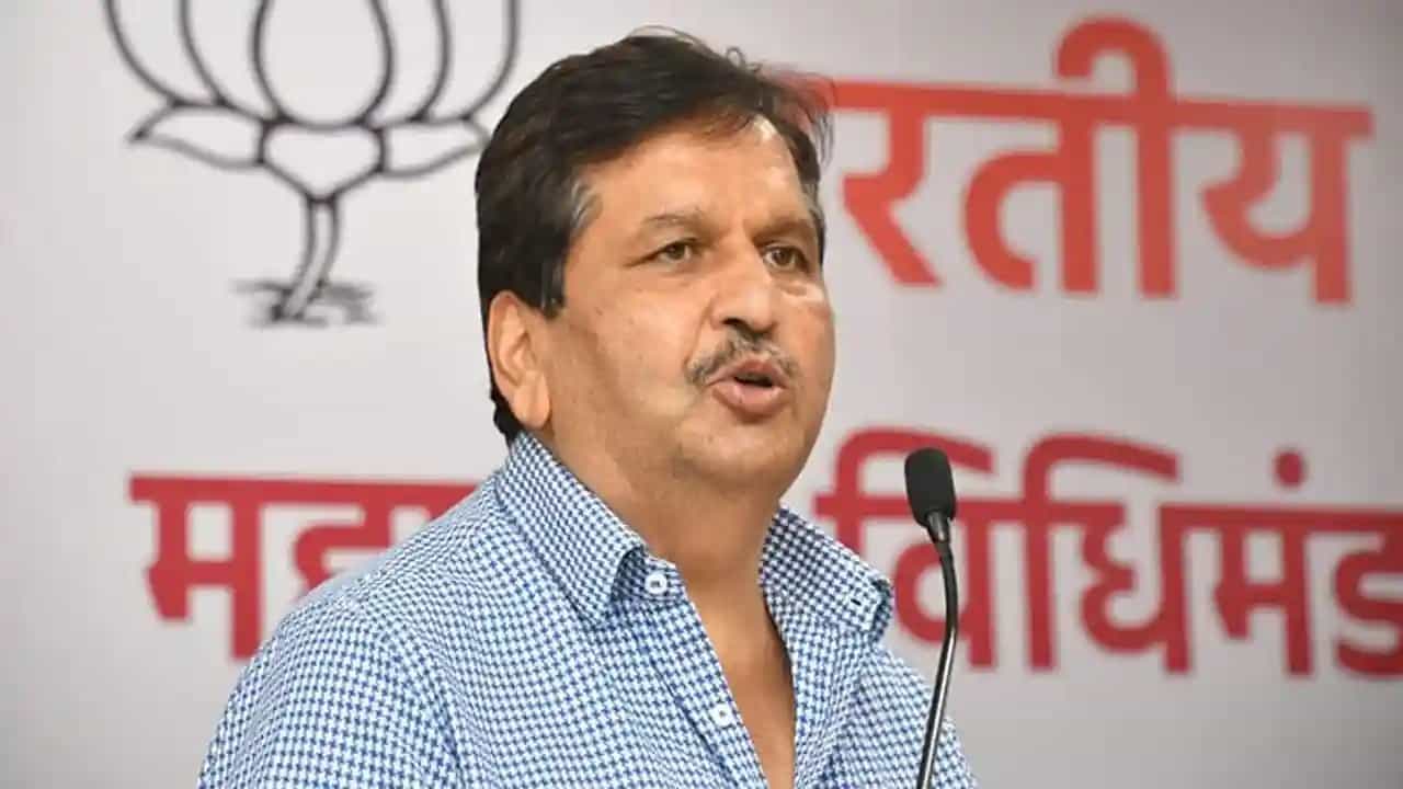 मंगलप्रभात लोढा यांचे आवडते मुख्यमंत्री कोण? एकनाथ शिंदे की देवेंद्र फडणवीस? हसले अन् म्हणाले...