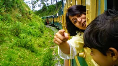 Railway Journey : एकाच तिकिटावर करा भारत भ्रमंती, बदला 8 वेळा ट्रेन, रेल्वेची योजनाच भारी