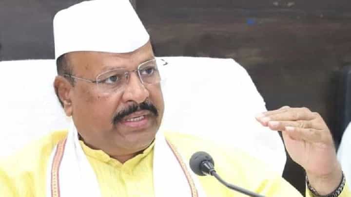 राज्यातील अवकाळी पावसाच्या पार्श्वभूमीवर अब्दुल सत्तार सतर्क, दिले 'हे' महत्त्वाचे आदेश राज्यातील अवकाळी पावसाच्या पार्श्वभूमीवर अब्दुल सत्तार सतर्क, दिले 'हे' महत्त्वाचे आदेश