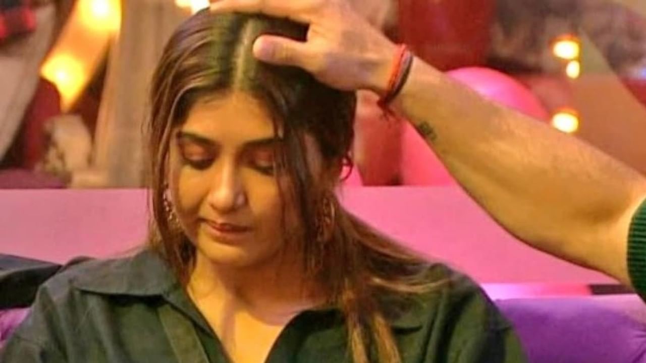 Bigg Boss 16: भांडणादरम्यान अभिनेत्रीला आला पॅनिक अटॅक; शालिनवर सलमान करणार कारवाई? Bigg Boss 16: भांडणादरम्यान अभिनेत्रीला आला पॅनिक अटॅक; शालिनवर सलमान करणार कारवाई?