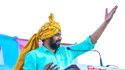 बच्चू कडू यांचे भैय्या ग्रामपंचायत निवडणुकीच्या रिंगणात, निवडणूक किती प्रतिष्ठेची? पाहा काय म्हणाले...