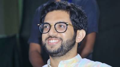 त्या गद्दारांची तुलना शिवरायांशी करणं हे हिंदुत्व नाही; आदित्य ठाकरे यांनी खडसावलं