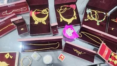 अवघ्या 4 तासात पोलिसांनी शोधले 1 कोटी रुपयांचे Uber मध्ये राहिलेले दागिने! कसे? वाचा