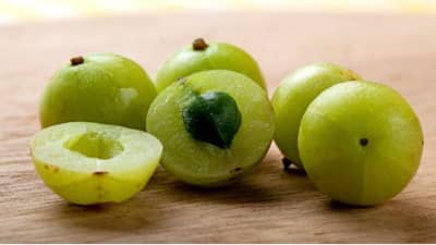 Amla Benefits: आरोग्याचा खजिना आहे आवळा, जाणून घ्या हिवाळ्यात याचे सेवन करण्याचे पाच चमत्कारी फायदे