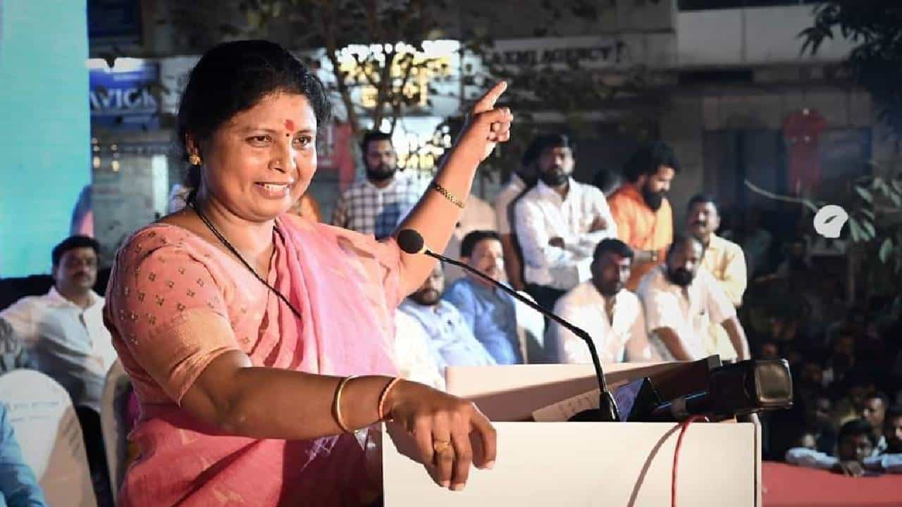 इलाका तुम्हारा धमाका हमारा!; शंभुराज देसाईंच्या होमग्राउंडवर जात सुषमा अंधारेंचं थेट आव्हान इलाका तुम्हारा धमाका हमारा!; शंभुराज देसाईंच्या होमग्राउंडवर जात सुषमा अंधारेंचं थेट आव्हान