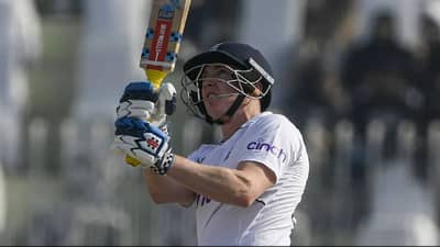PAK vs ENG: अहो, टेस्ट कुठे? इंग्लंडच्या या बॅट्समनसाठी ही तर T20, 6,4,4,4,6 इतकं धुतलं