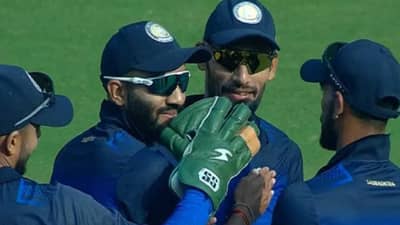 Vijay Hazare ट्रॉफीच्या फायनलमध्ये Hat-trick, 33 वर्षाच्या गोलंदाजाची कमाल