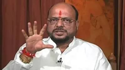 शिंदे गटाच्या मंत्र्याच्या पोस्टरवर देवेंद्र फडणवीस यांचा फोटो; सोशल मीडियावर केले जाते ट्रोल