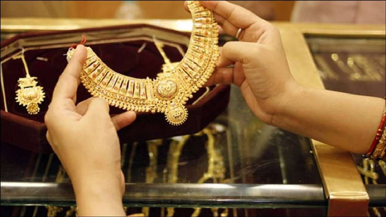 Gold Price : लग्नसराईत सोन्याची लांब उडी, आठवडाभरातच किंमती सूसाट, भावात एवढा फरक..