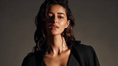 Ananya Panday | चाहत्यांकडे दुर्लक्ष केल्याने अनन्या पांडे ट्रोल, नेटकऱ्यांनी घेतला समाचार