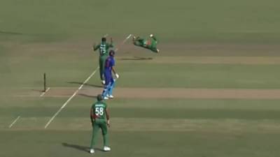 IND vs BAN: Virat Kohli बघत बसला, बघा कव्हर्समध्ये काय जबरदस्त कॅच घेतली, VIDEO