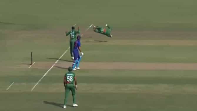 IND vs BAN: Virat Kohli बघत बसला, बघा कव्हर्समध्ये काय जबरदस्त कॅच घेतली, VIDEO