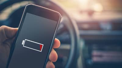 रेल्वे प्रवासात मोबाईलची बॅटरी लवकर का संपते? कारण जाणून तुम्हालाही वाटेल आश्चर्य!