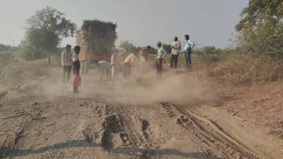 शाळेसाठी या गावाने घेतला कर्नाटकात जाण्याचा निर्णय, रस्ता नाही, वीज नाही आणि पाणीही नाही..