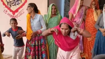 मावशींचा मुर्गा डान्स! एकदम कडेक, फॅन व्हाल फॅन