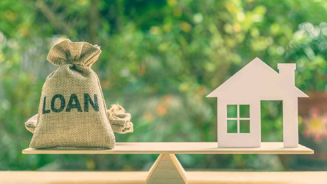 Home Loan : कर्ज काढून घर घेणार की भाड्याच्या घरात कमाई करणार, कॅलक्युलेशन काय सांगतं..