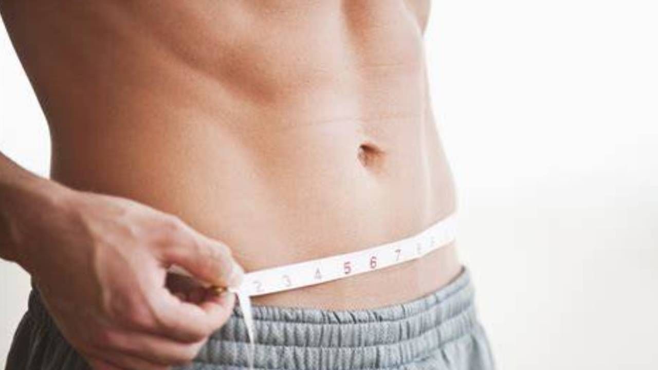 Fat Loss Tips: वजन घटवायचंय ? डाएटिंग नव्हे 'या' गोष्टींकडे द्या लक्ष