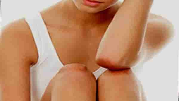Dark Elbows: काळपट कोपरं लपवण्यासाठी घालताय पूर्ण बाह्यांचे कपडे ? असा दूर करा काळसरपणा