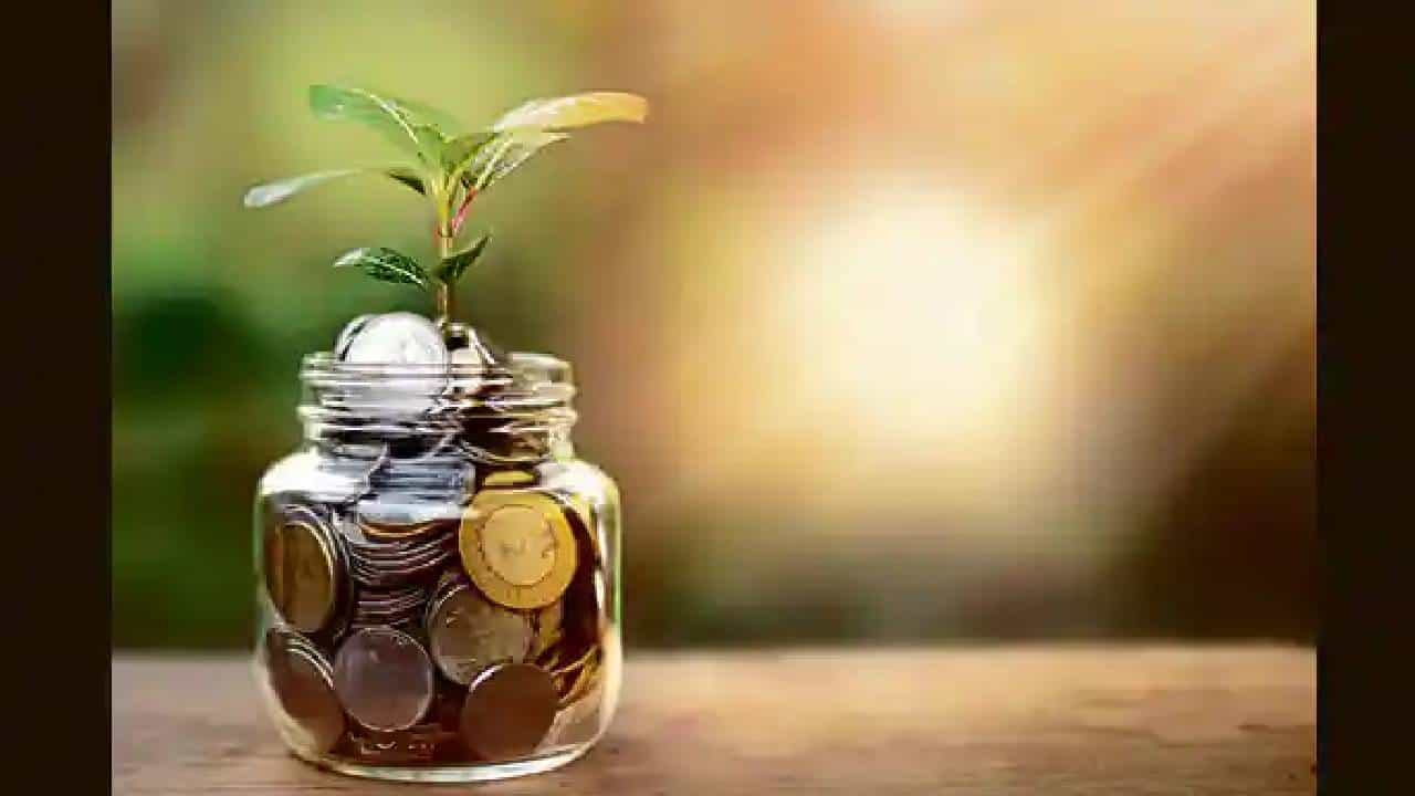 FD Investment : FD मध्ये गुंतवणूक करावी का? रेपो रेट वाढीचा मिळेल का दिलासा की होणार नाही मोठा फायदा..
