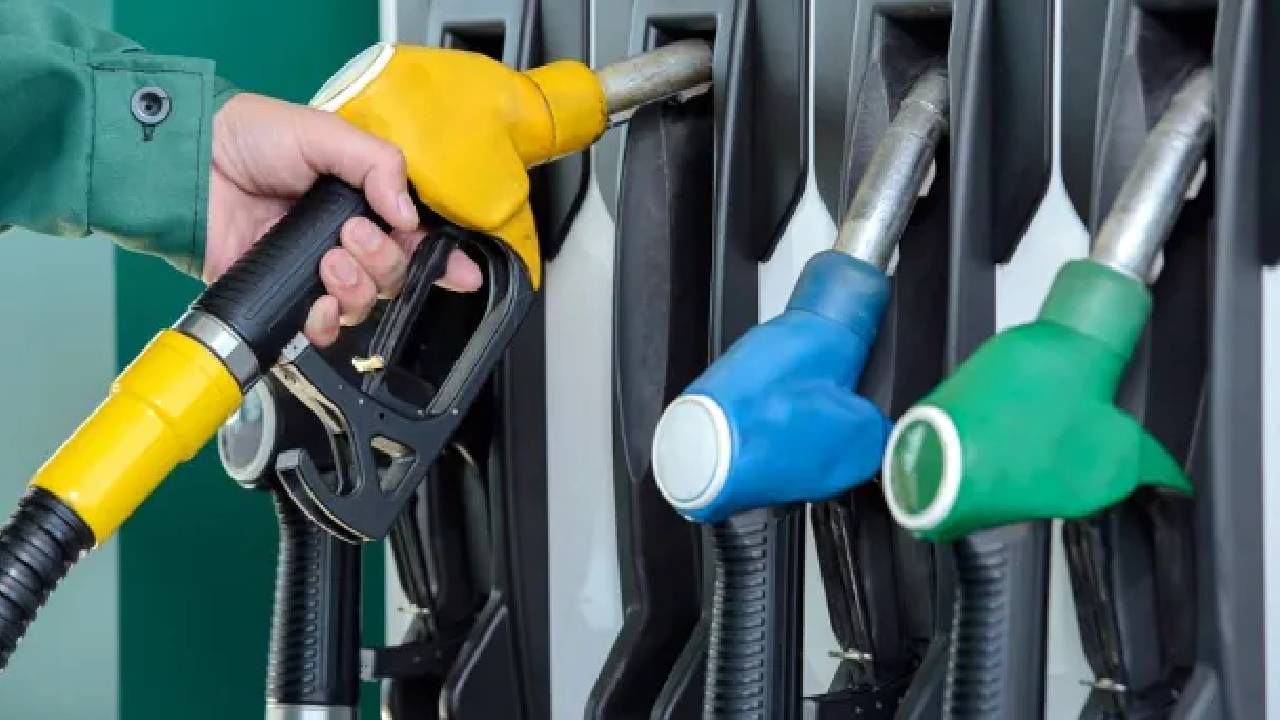 Petrol-Diesel Price : आंतरराष्ट्रीय बाजारात कच्चे तेल पुन्हा घसरले, देशात वाहनधारकांना दिलासा मिळणार? पेट्रोल-डिझेलचे दर कमी होणार?