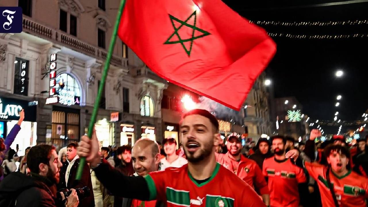 Morocco FIFA : मोरक्कोच्या विजयाचा महाउत्सव, रस्त्यावर थिरकले लोक, शकिराने दिल्या खास संगीतमय शुभेच्छा..