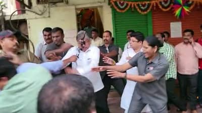 चंद्रकांत पाटील यांच्यावर शाईफेक: बक्षिसाची घोषणा करणाऱ्या राष्ट्रवादीच्या 14 कार्यकर्त्यांवर गुन्हा दाखल