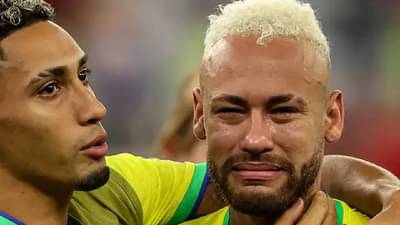 FIFA WC 2022 : उपांत्य फेरीतील पराभव लागला जिव्हारी, ब्राझीलचा फुटबॉल स्टार नेमार याला दुःख अनावर, आंतरराष्ट्रीय फुटबॉलमधून निवृत्तीची करु शकतो घोषणा