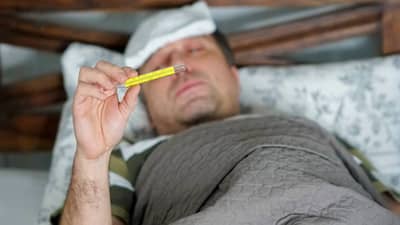Home Remedies for Viral Fever: ऋतू बदलताच तुम्हालाही येतो का ताप ? हे घरगुती उपाय करा फॉलो