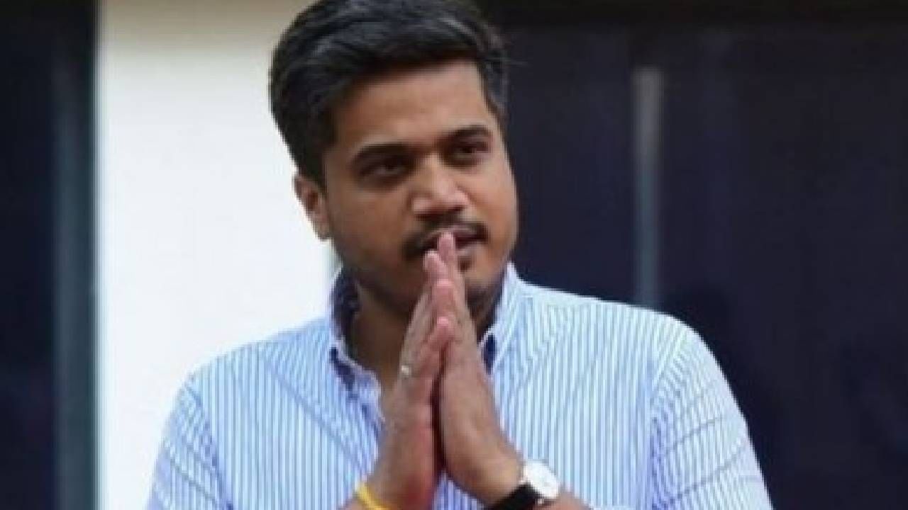 आरोप करताना नि कोर्टात पेपर सादर करताना किती फरक, अनिल देशमुख यांच्या जामिनावर रोहित पवार यांची प्रतिक्रिया आरोप करताना नि कोर्टात पेपर सादर करताना किती फरक, अनिल देशमुख यांच्या जामिनावर रोहित पवार यांची प्रतिक्रिया