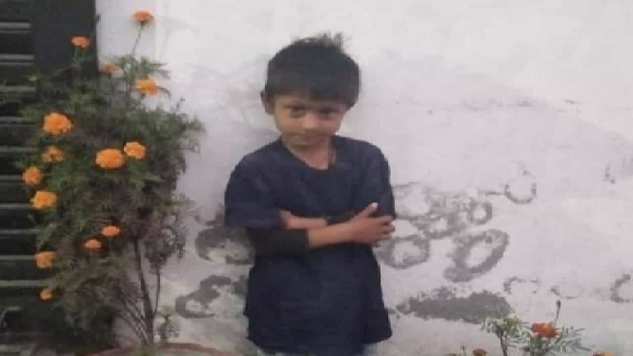 सहा वर्षाचा मोनू वरात पहायला घराबाहेर गेला, पण नियतीच्या मनात मात्र वेगळंच होतं