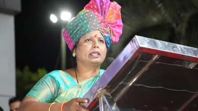 तुमची उंची किती, बोलता किती? सुषमा अंधारेंच्या बाईपणावरही टीका करणारे कोण?
