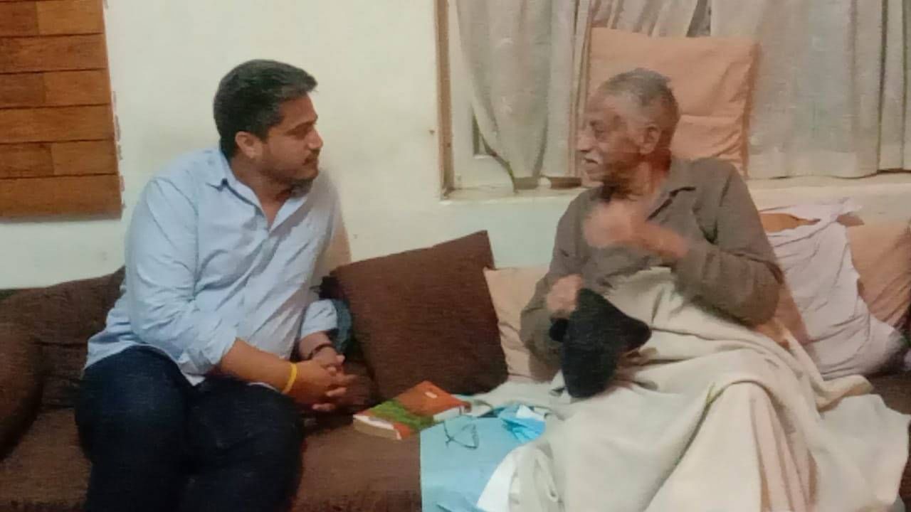 महाराष्ट्र कर्नाटक सीमावादावर रोहित पवार यांनी दीपक दळवी यांच्याशी चर्चा केली.