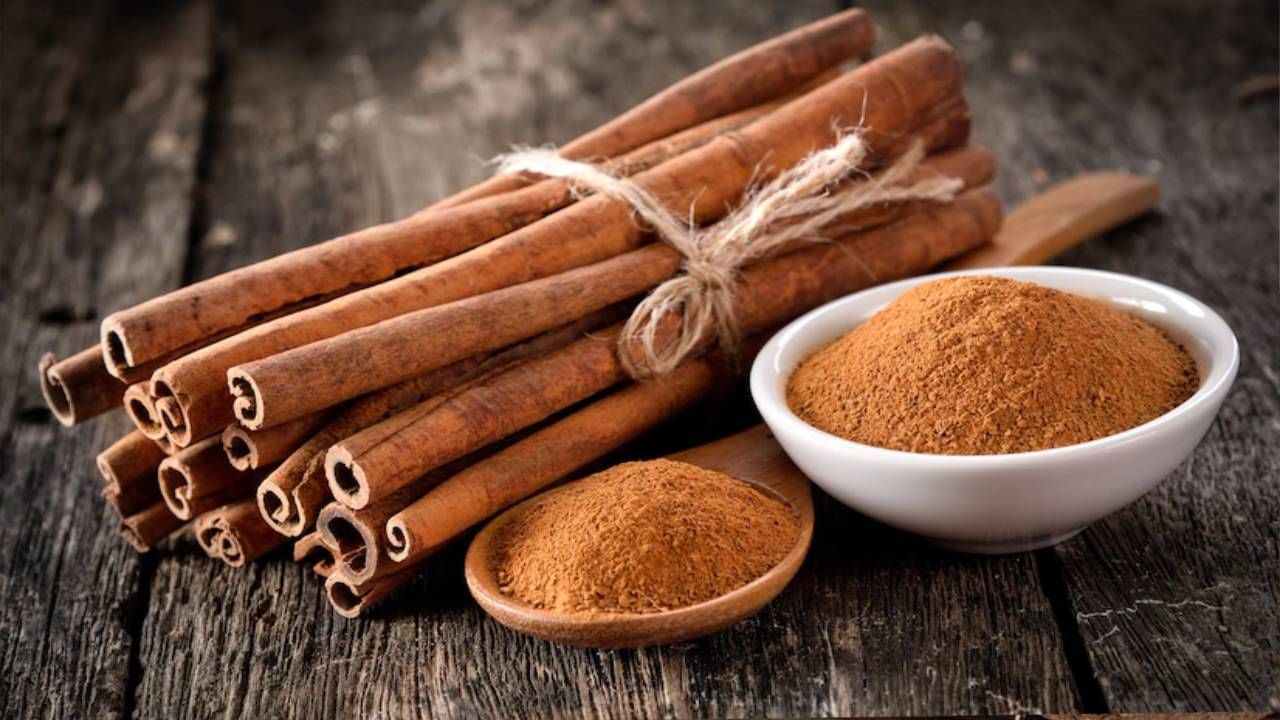 Health Benefits of Cinnamon: महिलांसाठी वरदान ठरते दालचिनी, 'या' आजारांमध्ये मिळतो आराम