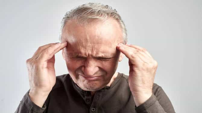 Brain Stroke: थंडीत वाढतो ब्रेन स्ट्रोकचा धोका, या लोकांनी घ्यावी विशेष काळजी
