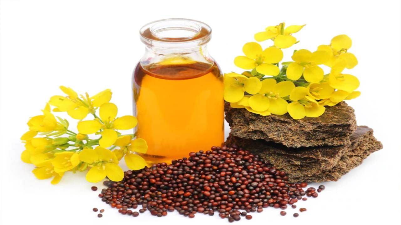 मोहरीचे तेल : सर्दीमुळे नाक बंद होण्याची समस्या वारंवार सतावत असेल तर तुम्ही मोहरीच्या तेलाचा वापर करू शकता. एका बोटावर मोहरीचे थोडे तेल घेऊन त्याचा वास घ्या. मोहरीचा तेलामुळे चोंदलेले मोकळं होण्यास मदत होते.