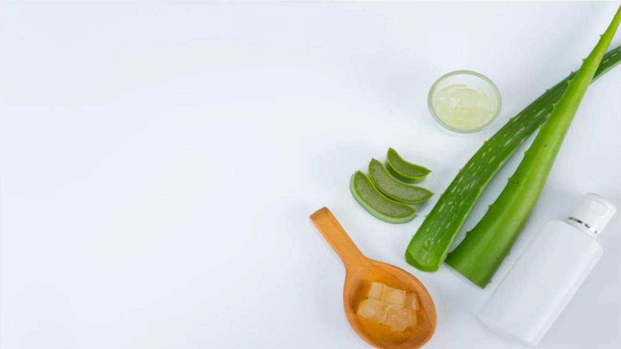 हिवाळ्यात त्वचा कोरडी होते, त्यामुळे त्वचेची अधिक काळजी घेण्याची गरज असते. या ऋतूमध्ये कोरडेपणापासून मुक्त होण्यासाठी तुम्ही अनेक प्रकारच्या टिप्स फॉलो करू शकता. हिवाळ्यात तुमचे स्किनकेअर रुटीन अशा प्रकारे अपग्रेड करा.