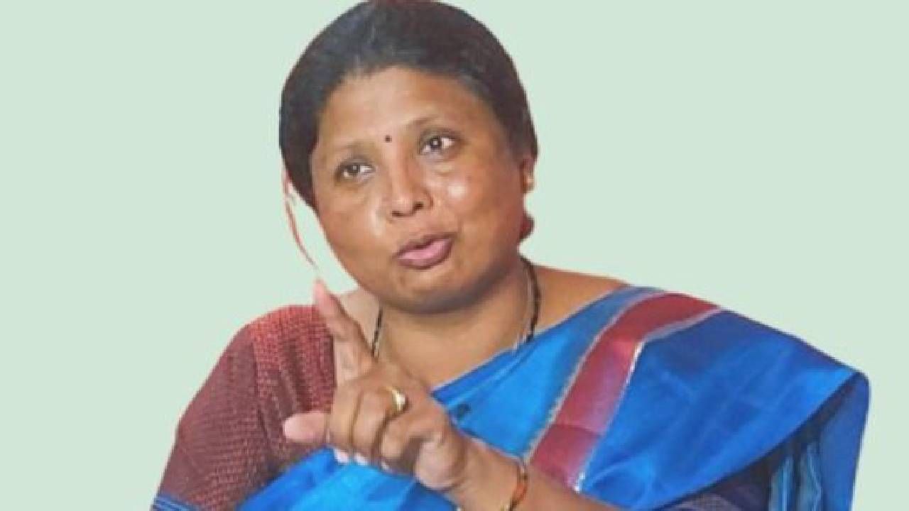 माफीनाम्यानंतर सुषमा अंधारे यांच्या विरोधातील संताप कायम, गुन्हा दाखल होणार? माफीनाम्यानंतर सुषमा अंधारे यांच्या विरोधातील संताप कायम, गुन्हा दाखल होणार?