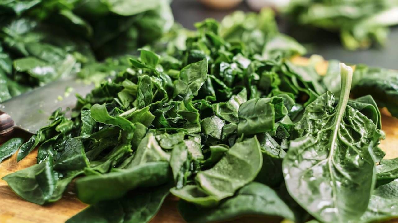 शरीरात Uric Acid वाढले असेल तर या भाज्यांचे सेवन टाळा Marathi News