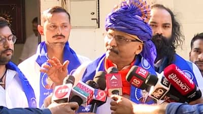 सत्ताधाऱ्यांचा डोक्यात गांडूळाचा मेंदू, संयुक्त लढ्याची आठवण, महामोर्चाआधी संजय राऊत यांचा हल्लाबोल