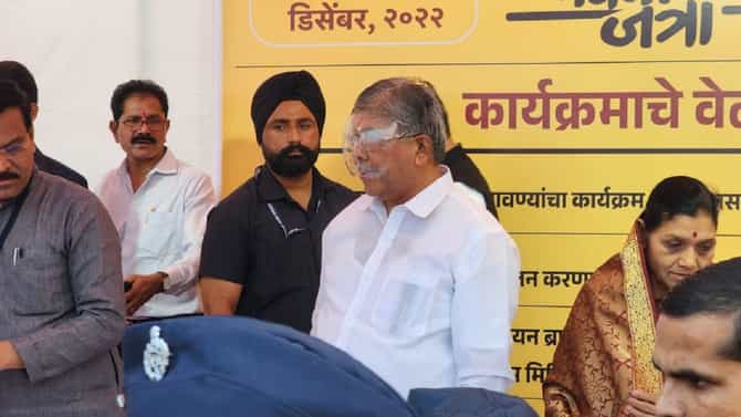सर्वात मोठी बातमी, चंद्रकांत पाटील यांना शाईफेकीची धास्ती, धमकीनंतर अशी घेतली खबरदारी