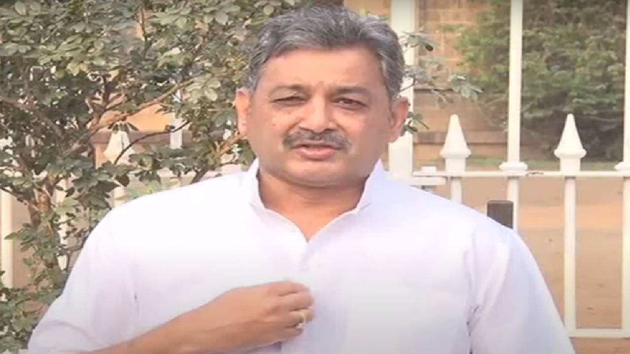 'हर हर महादेव' आज टिव्हीवर, संभाजी छत्रपती म्हणाले; महाराष्ट्रातही इतिहासकारांची समिती नेमा 'हर हर महादेव' आज टिव्हीवर, संभाजी छत्रपती म्हणाले; महाराष्ट्रातही इतिहासकारांची समिती नेमा