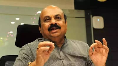 बोम्मईमुळं तुमचे कपडे उतरत आहेत; राष्ट्रवादीच्या नेत्याने सरकारले फटकारले...