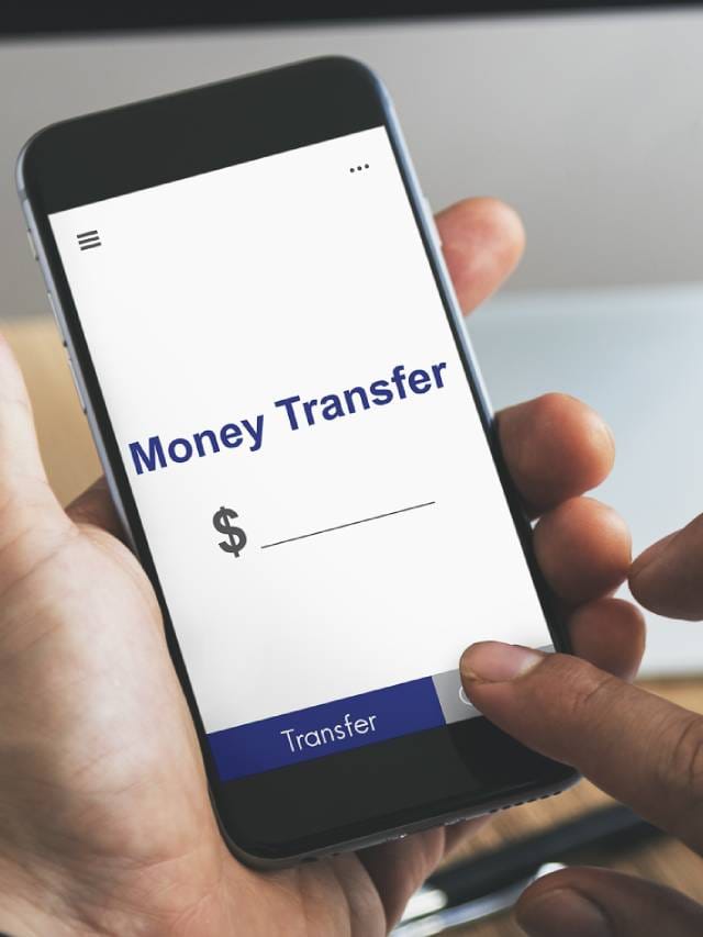चुकीच्या बँक खात्यात Money Transfer झालं? घाबरू नका; पैसे येतील परत ...