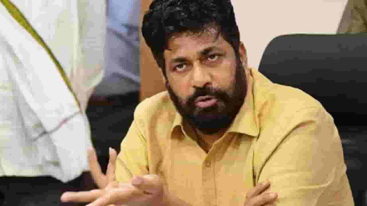 अपघातावरून राजकारण केले, बच्चू कडू यांनी सांगितला अपघाताचा थरार