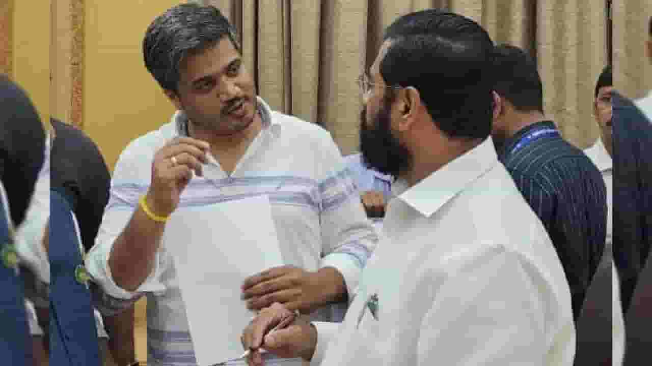 शिवरायांच्या पुतळ्याची चोरी संतापजनक घटना, लोकभावनेचा प्रश्न; रोहित पवार यांची राज्य सरकारला विनंती