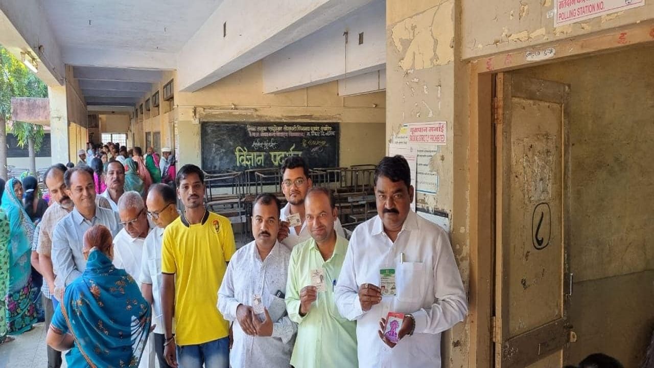 Gram Panchayat : राष्ट्रवादी कॉँग्रेसच्या आमदाराने दहा वर्षांची सत्ता गमावली, ठाकरे गटाने मारली बाजी